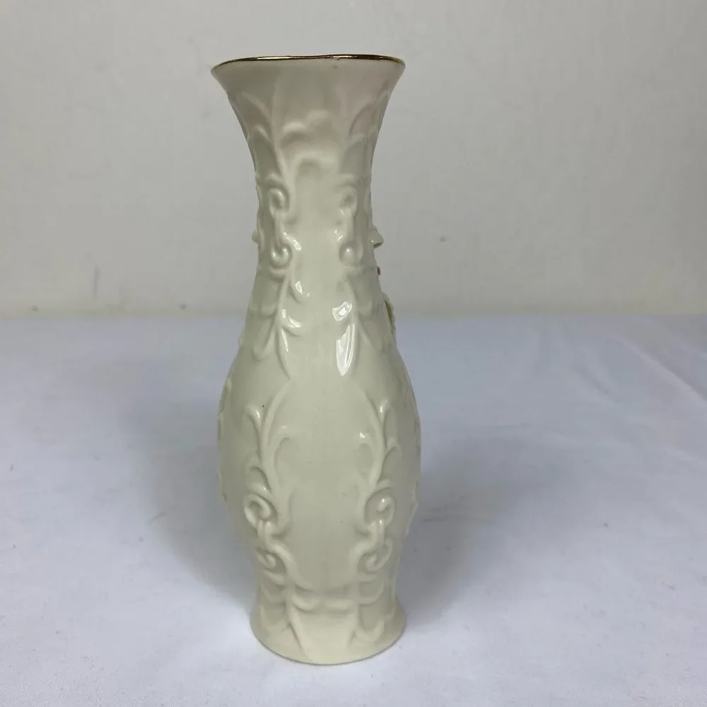 Elegant Ivory Porcelain vase w/pink roses and gold trim